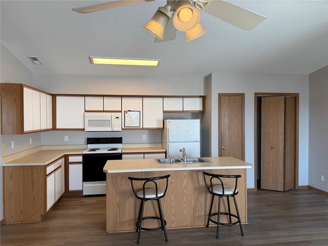 5575 Kacena Avenue, Marion, IA 52302