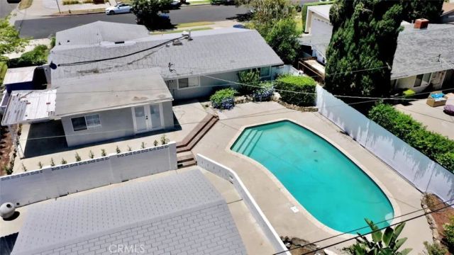 8742 Quakertown Avenue, Northridge, CA 91324