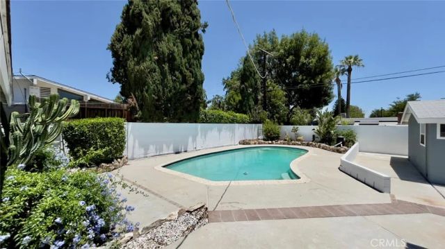 8742 Quakertown Avenue, Northridge, CA 91324