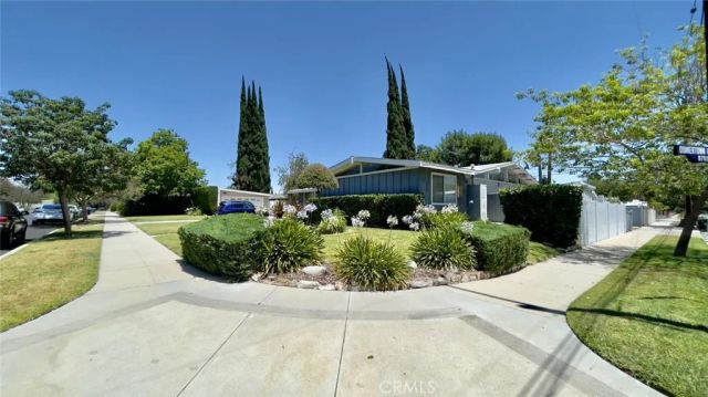 8742 Quakertown Avenue, Northridge, CA 91324
