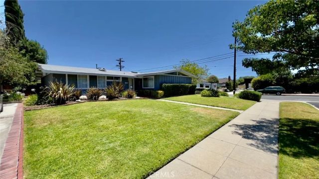 8742 Quakertown Avenue, Northridge, CA 91324
