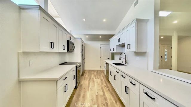 8742 Quakertown Avenue, Northridge, CA 91324