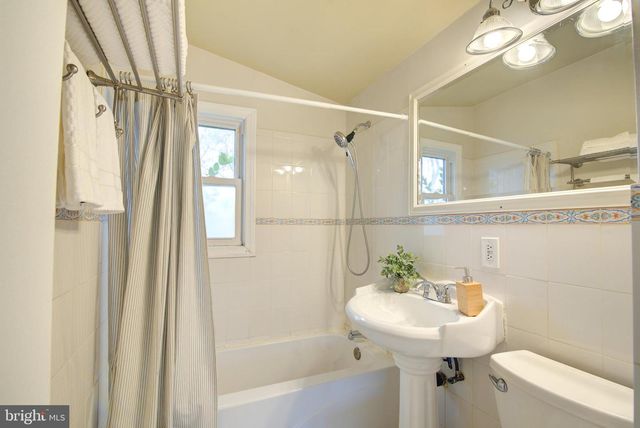 4103 IVANHOE LN, Alexandria, VA 22310