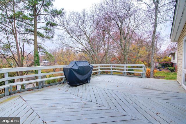 4103 IVANHOE LN, Alexandria, VA 22310