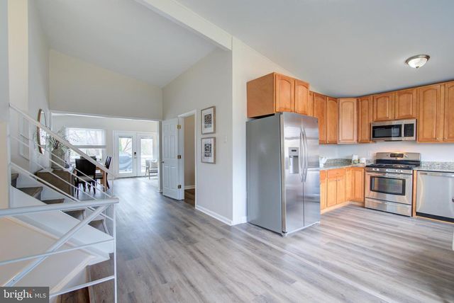 4103 IVANHOE LN, Alexandria, VA 22310