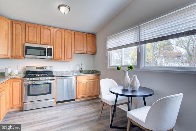 4103 IVANHOE LN, Alexandria, VA 22310