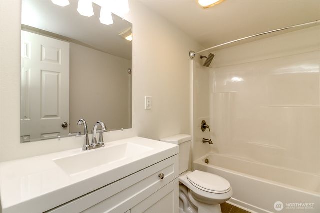 17807 43rd Avenue E, Tacoma, WA 98446