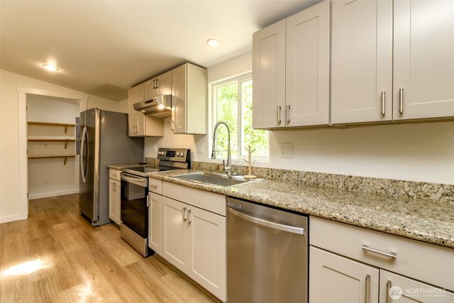 17807 43rd Avenue E, Tacoma, WA 98446