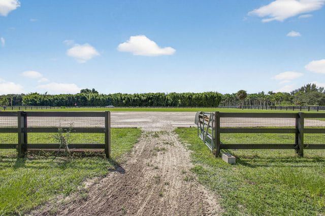 2340 B Road, Loxahatchee Groves, FL 33470