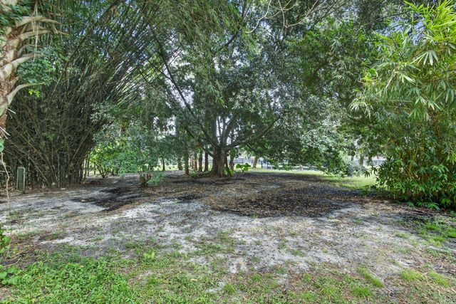 2340 B Road, Loxahatchee Groves, FL 33470