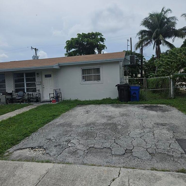 4133 NW 39th Avenue, Lauderdale Lakes, FL 33309