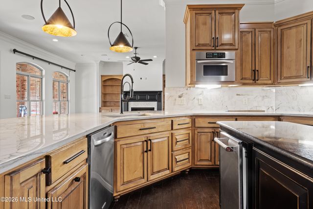 23337 Stablewood Circle, Pass Christian, MS 39571