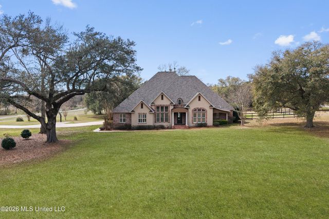 23337 Stablewood Circle, Pass Christian, MS 39571