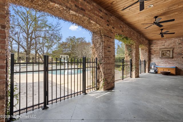 23337 Stablewood Circle, Pass Christian, MS 39571