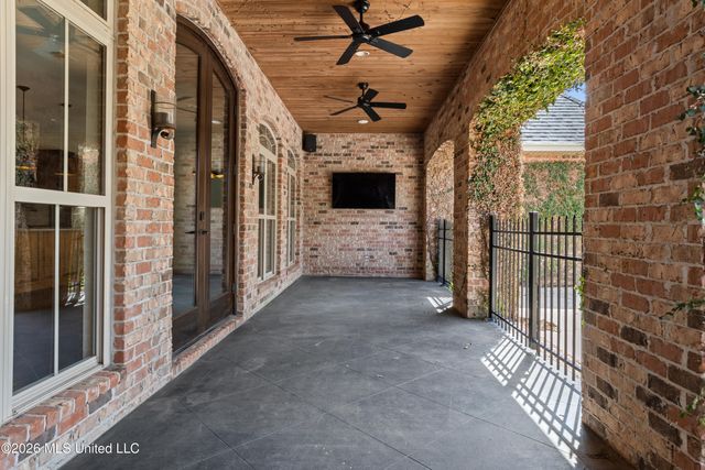 23337 Stablewood Circle, Pass Christian, MS 39571