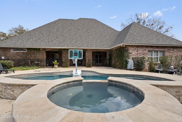 23337 Stablewood Circle, Pass Christian, MS 39571