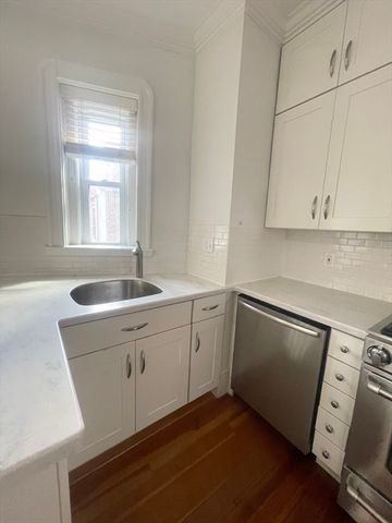 145 Charles Street 4, Boston, MA 02114