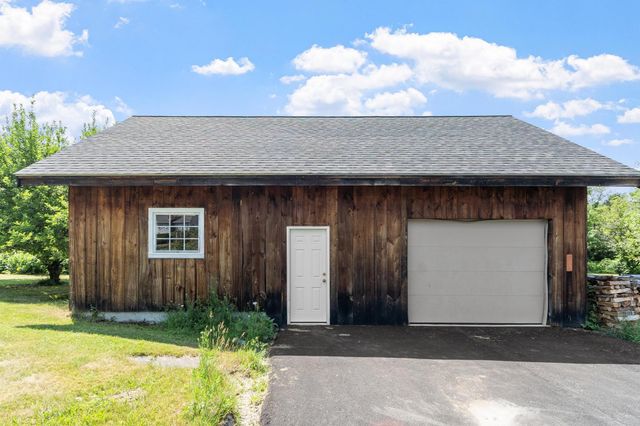 8 Island Pond Road, Pelham, NH 03076