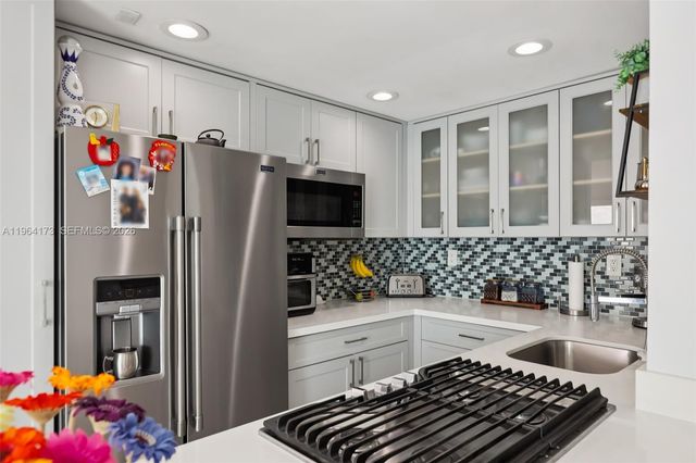 2201 Brickell Ave 77, Miami, FL 33129