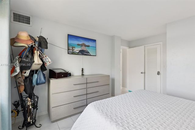 2201 Brickell Ave 77, Miami, FL 33129