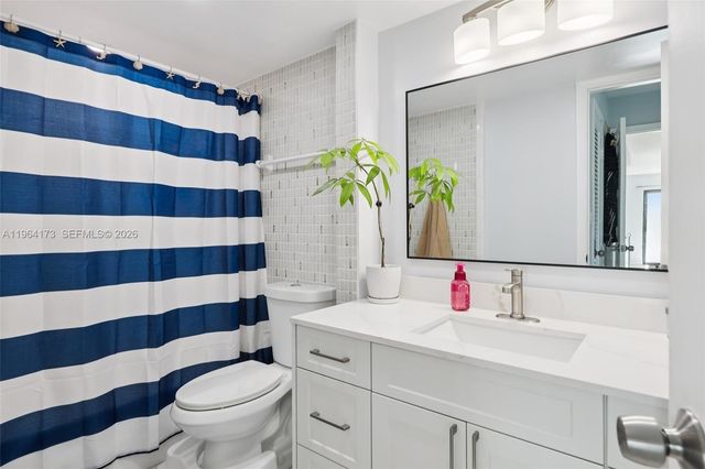 2201 Brickell Ave 77, Miami, FL 33129