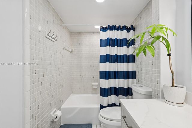 2201 Brickell Ave 77, Miami, FL 33129