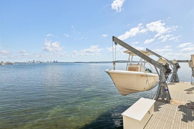 2201 Brickell Ave 77, Miami, FL 33129