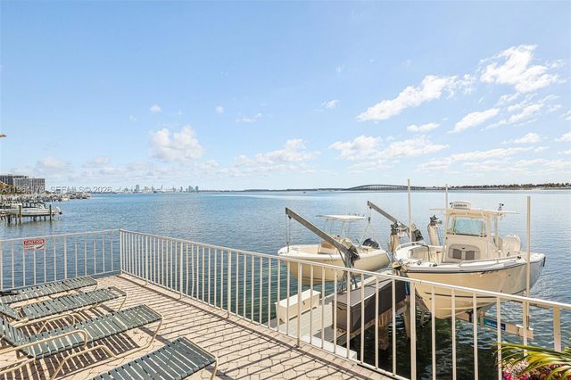 2201 Brickell Ave 77, Miami, FL 33129
