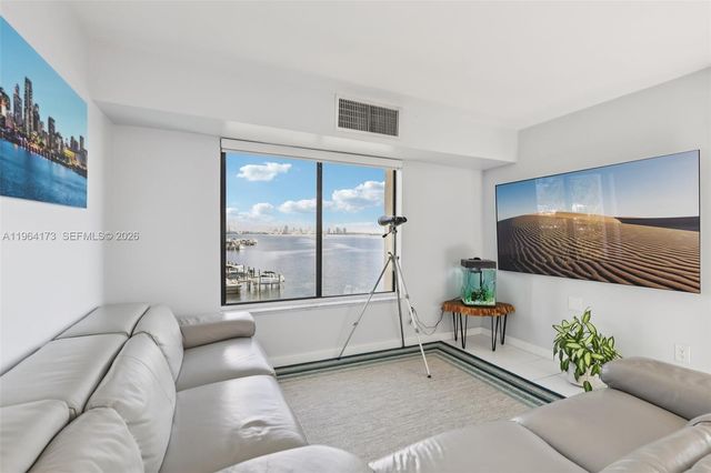 2201 Brickell Ave 77, Miami, FL 33129