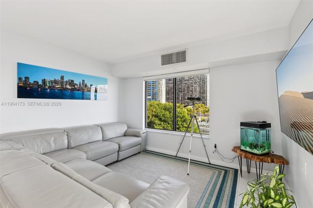 2201 Brickell Ave 77, Miami, FL 33129