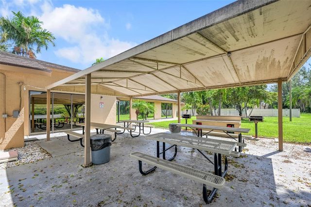 4570 NW 18th Avenue 604, Deerfield Beach, FL 33064