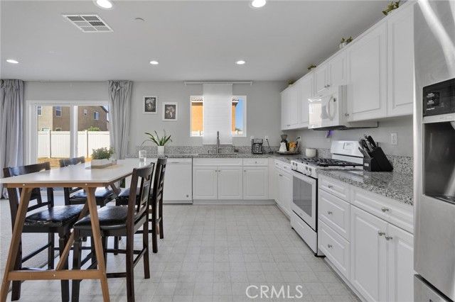 15954 Silver Tip Way, Victorville, CA 92394