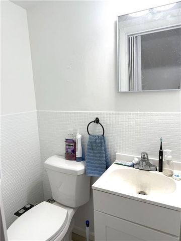 606 N Railroad St, Penn Twp, PA 15675
