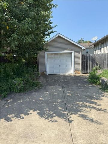 606 N Railroad St, Penn Twp, PA 15675