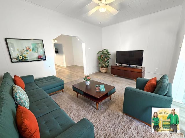 606 N Railroad St, Penn Twp, PA 15675