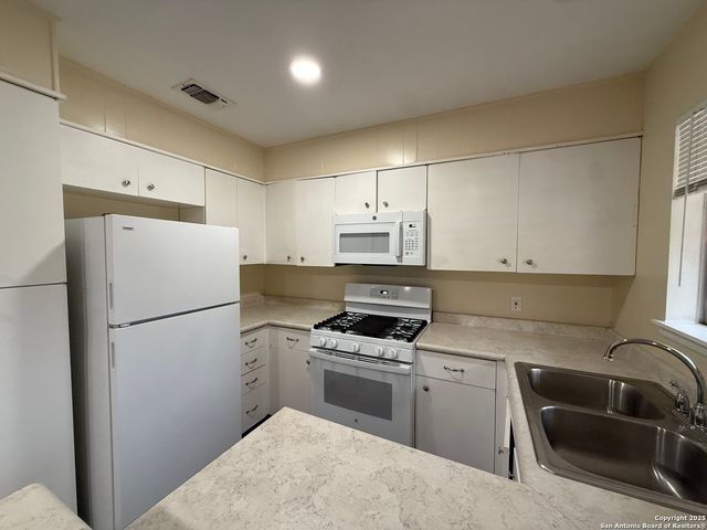 10104 Ironside, San Antonio, TX 78230