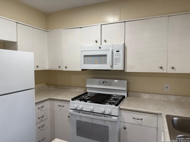 10104 Ironside, San Antonio, TX 78230