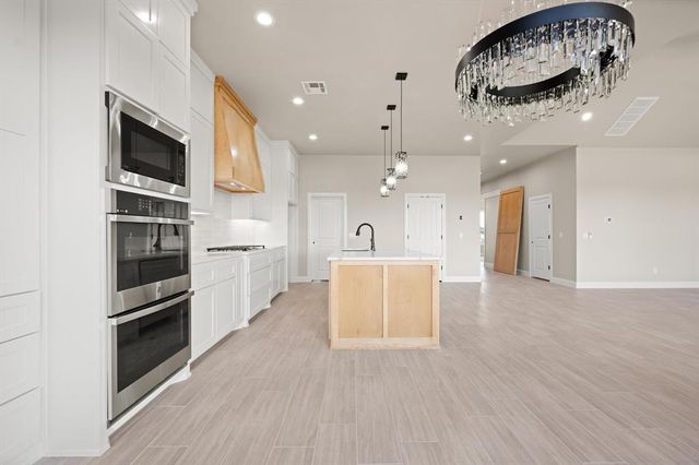 15609 Egerton Place, Edmond, OK 73013