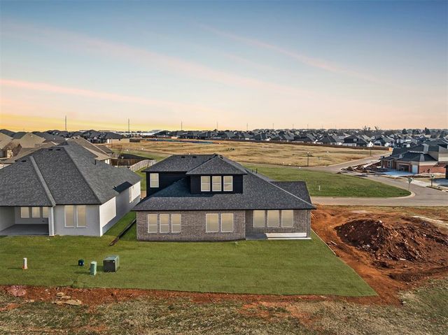 15609 Egerton Place, Edmond, OK 73013