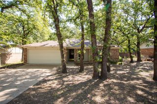 632 Lake Crest Parkway, Azle, TX 76020