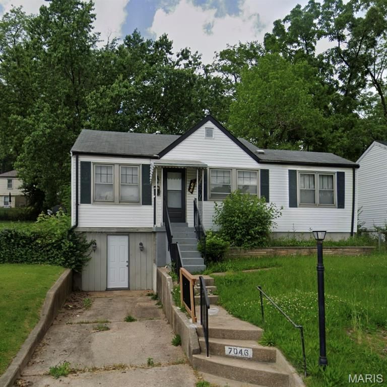7046 Manette Drive, Jennings, MO 63136