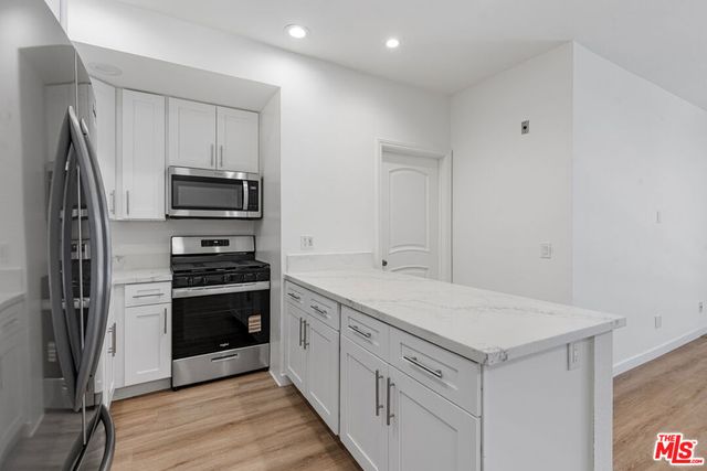 2263 Fox Hills Drive 102, Los Angeles, CA 90064