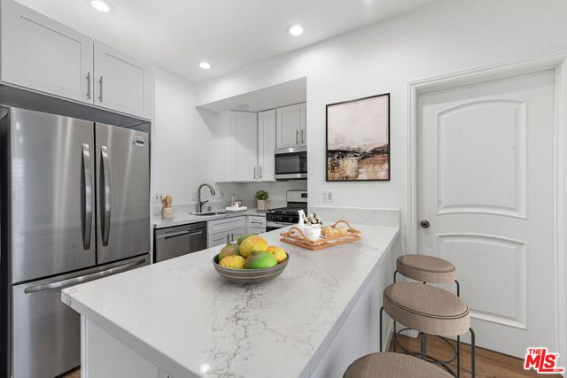 2263 Fox Hills Drive 102, Los Angeles, CA 90064