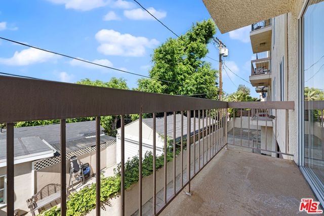 2263 Fox Hills Drive 102, Los Angeles, CA 90064