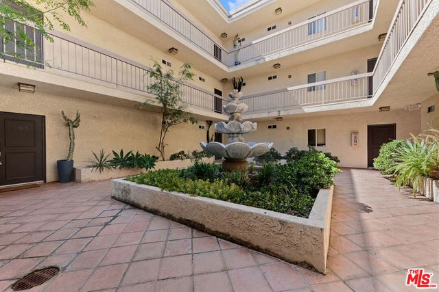 2263 Fox Hills Drive 102, Los Angeles, CA 90064