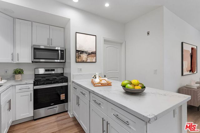 2263 Fox Hills Drive 102, Los Angeles, CA 90064