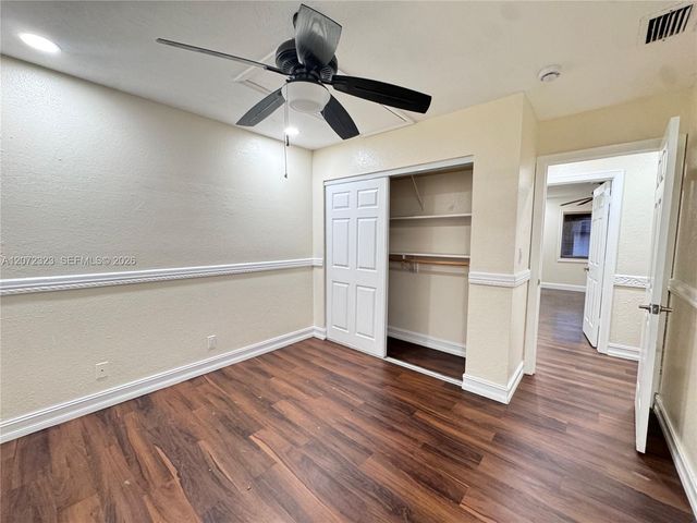 32 Wimbledon Lake Drive 221, Plantation, FL 33324