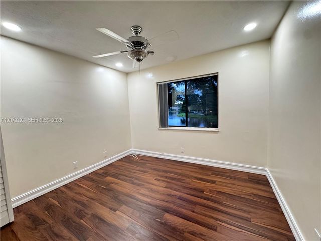 32 Wimbledon Lake Drive 221, Plantation, FL 33324