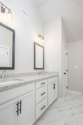 107 Cherry Blossom Way, Dickson, TN 37055