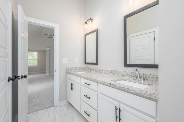 107 Cherry Blossom Way, Dickson, TN 37055